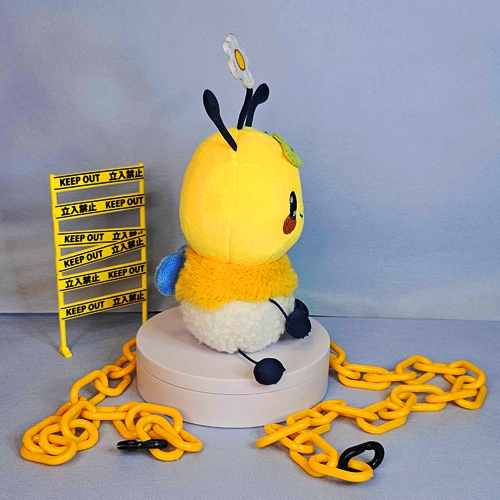 Daybee's Escape! Magnetic Plushie