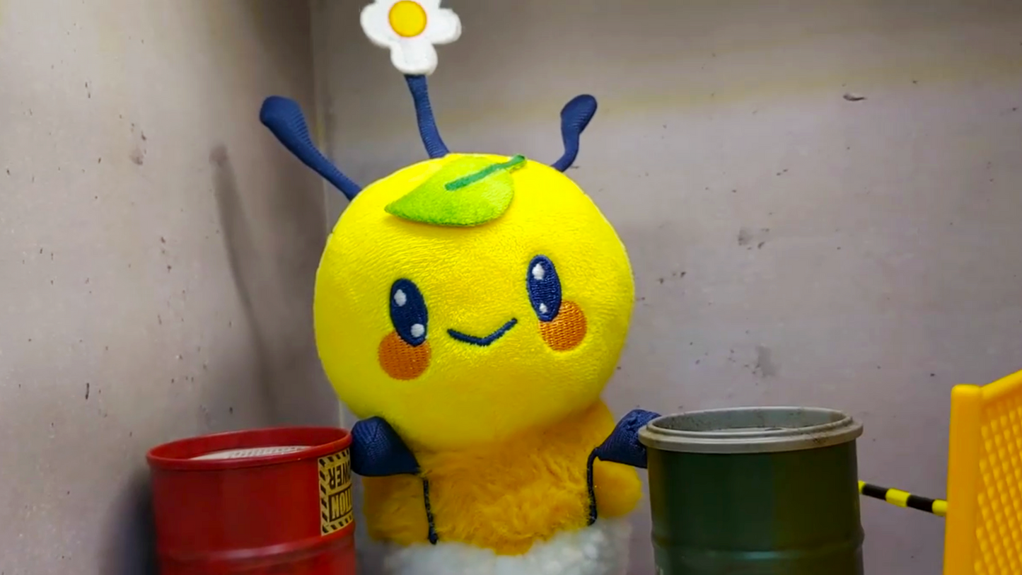 Daybee's Escape! Magnetic Plushie